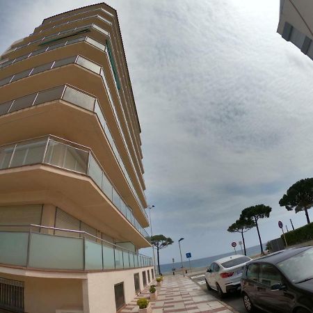 Apartamento A Primera Linea De Mar En Platja D'Aro Luaran gambar