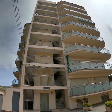 Apartamento A Primera Linea De Mar En Platja D'Aro Luaran gambar