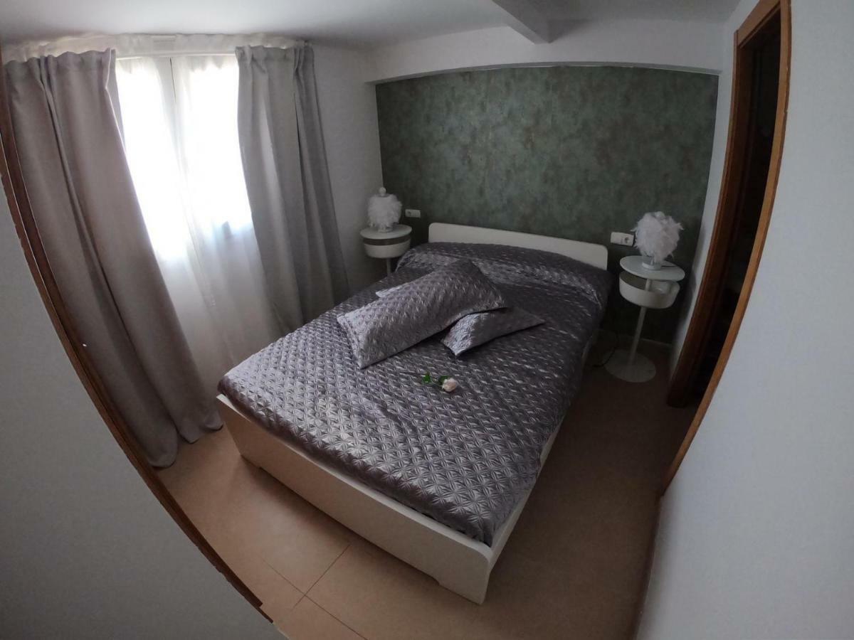 Apartamento A Primera Linea De Mar En Platja D'Aro Luaran gambar