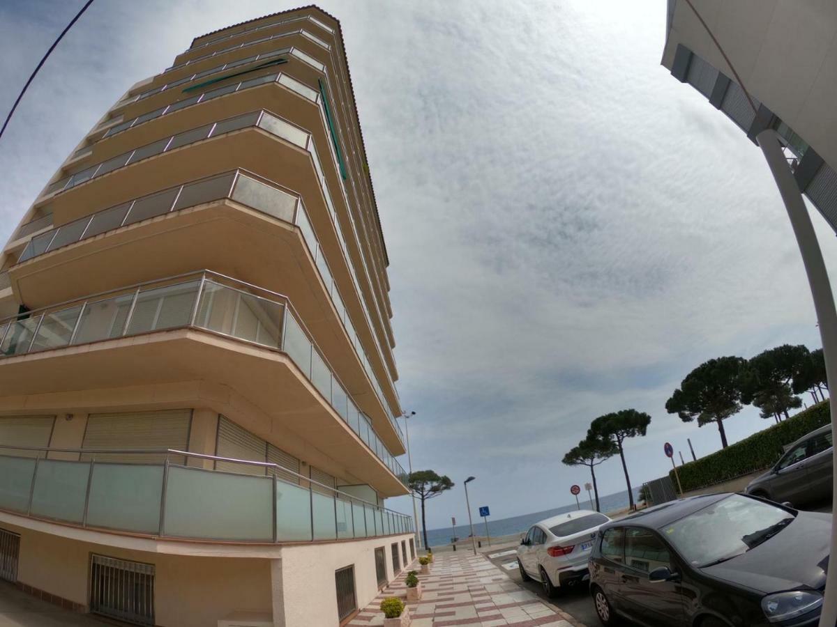 Apartamento A Primera Linea De Mar En Platja D'Aro Luaran gambar