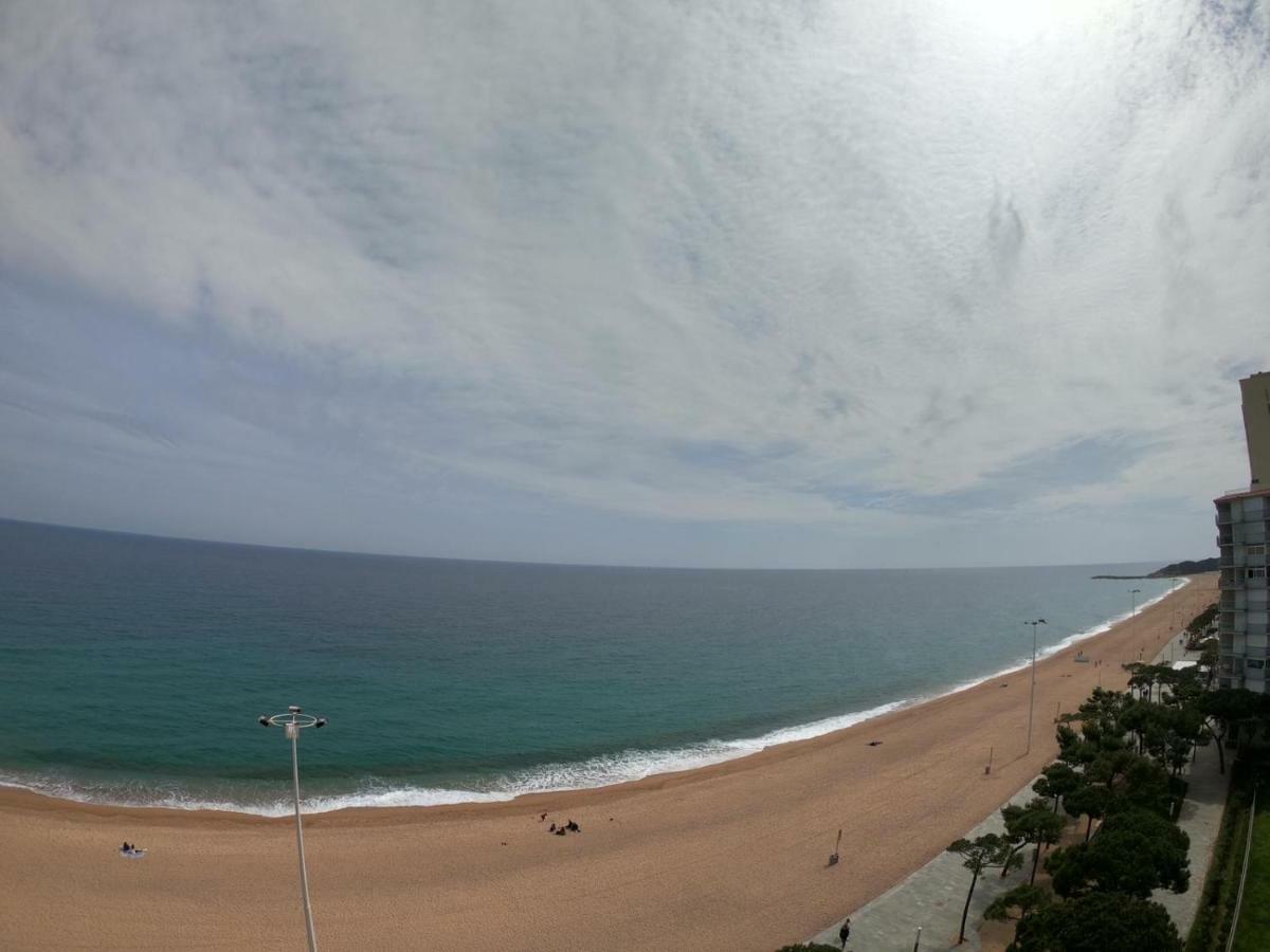 Apartamento A Primera Linea De Mar En Platja D'Aro Luaran gambar
